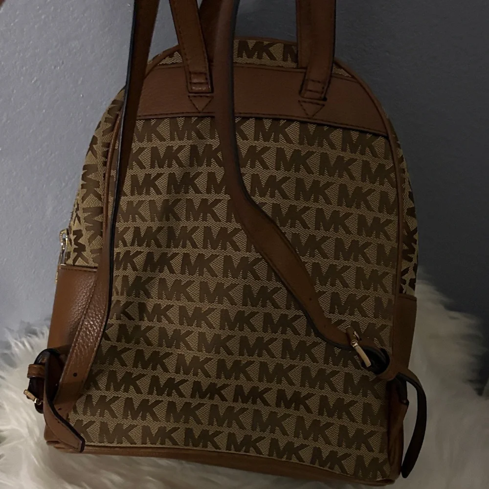 Michael Kors Monogram Brown Backpack - Picture 4 of 9